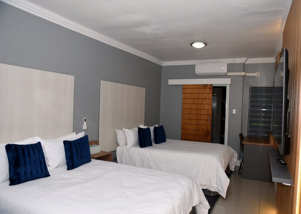 Family Room Accommodation-Port Elizabeth Solar Power System Suppliers Family Room (Room 1) at Al-Beit Lodge, Summerstrand, Gqeberha