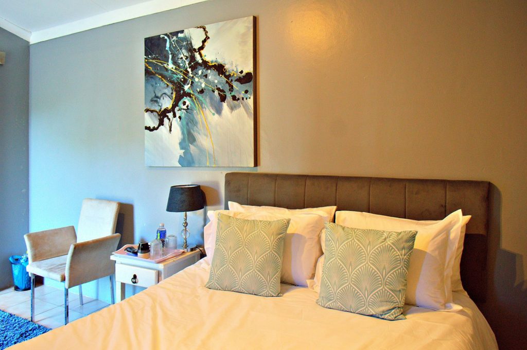 Port Elizabeth Halaal Accommodation-Port Elizabeth Solar Power System Suppliers Standard Double Room (Room 7) at Al-Beit Lodge, Summerstrand, Gqeberha (Port Elizabeth)
